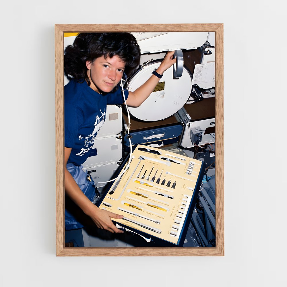 Poster Sally en Bleu – affiche Astronautes (vue 4)